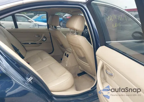 2006 BMW 330Xi z USA, uszkodzony, nr VIN WBAVD33536KV65114